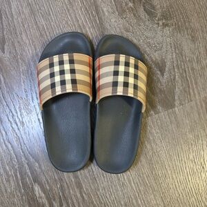 Burberry kids slides